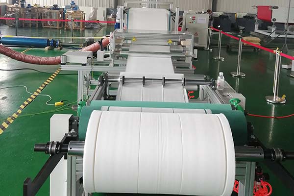 600-1600mm Filter material melt blown machine pp non woven fabric making machine5