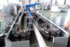 Máquina de fabricação de linha de extrusão de perfil composto de tubo ondulado de madeira plástica de pvc pe de alta qualidade automática
