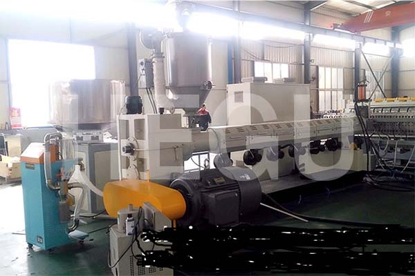 co-extrusion pp hollow grid plastic making machine (1)_副本
