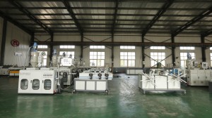 Stroje na výrobu plastových vlnitých rúr na výrobu flexibilných strojov na výrobu vlnitých rúr z PVC PE